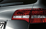 Audi RS6 Avant. Modelo 2009. Imagen. Familiar. Detalle piloto. Color Plata Monza Metalizado