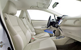 Honda Insight Concept. Prototipo 2008. Imagen. Exterior. Asientos. Salpicadero. Volante. Palanca de cambios. Coche parado. Estudio.