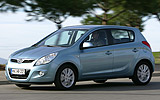 Hyundai i20 Blule. Modelo 2009. Imagen. Exterior. Lateral. Coche parado. Estudio.