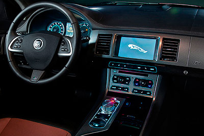 Jaguar XF. Modelo 2012.