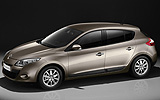 Renault Megane. Modelo 2009. Imagen. 5 puertas. Lateral frontal. Coche parado. Estudio.
