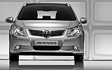 Toyota Avensis. Modelo 2009. Imagen. Exterior. Frontal. Coche parado. Estudio.