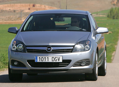 Opel Astra H Caravan 1.6T Cosmo / OPC-line 04-03-2010 (33-…
