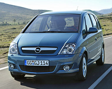 Opel Meriva (2006)  Cambios en los motores, en el diseño exterior y en el  equipamiento 
