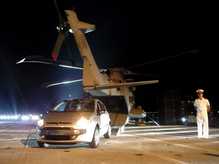 Fiat Punto Evo. Helicóptero. Cavour.