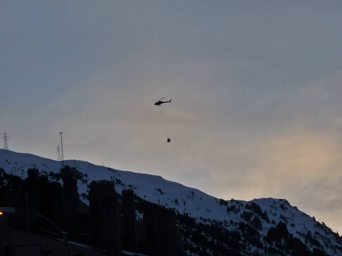 Helicóptero en 1800. Baqueira.