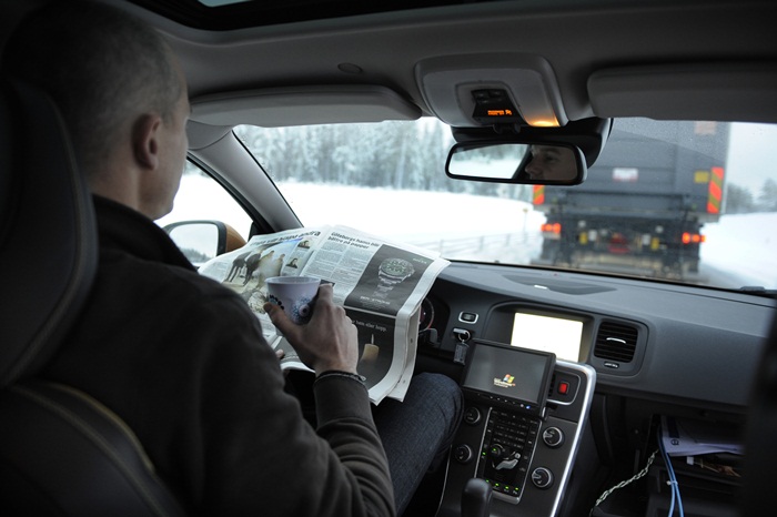 Platooning. Proyecto Sartre. Tren de coches para autopista.