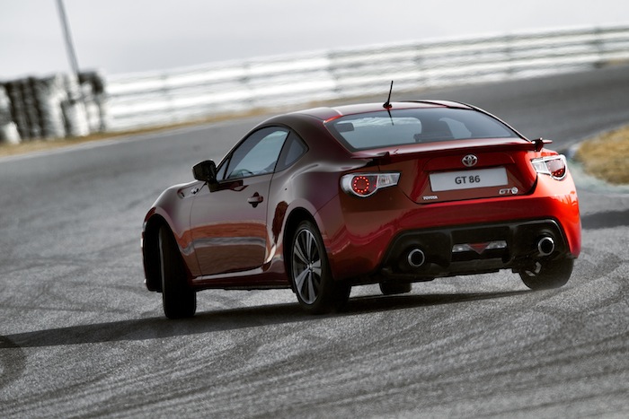 Toyota GT 86. Derrapada. Vista posterior. Circuito del Jarama.