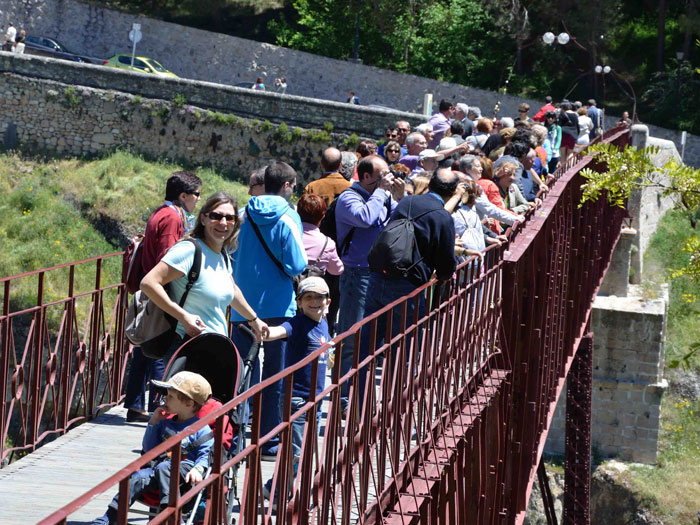 Eco Desafío 2013. Puente colgante de Cuenca "San Pablo"