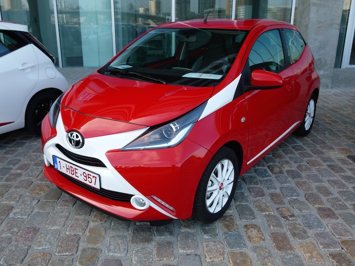 Toyota Aygo (2015). Paquete x-mask. Rojo y blanco