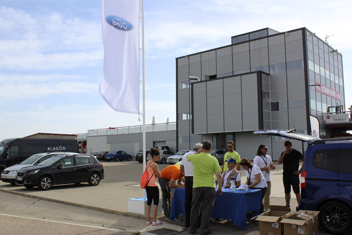 02-Ford Fans Only-Area De Registro