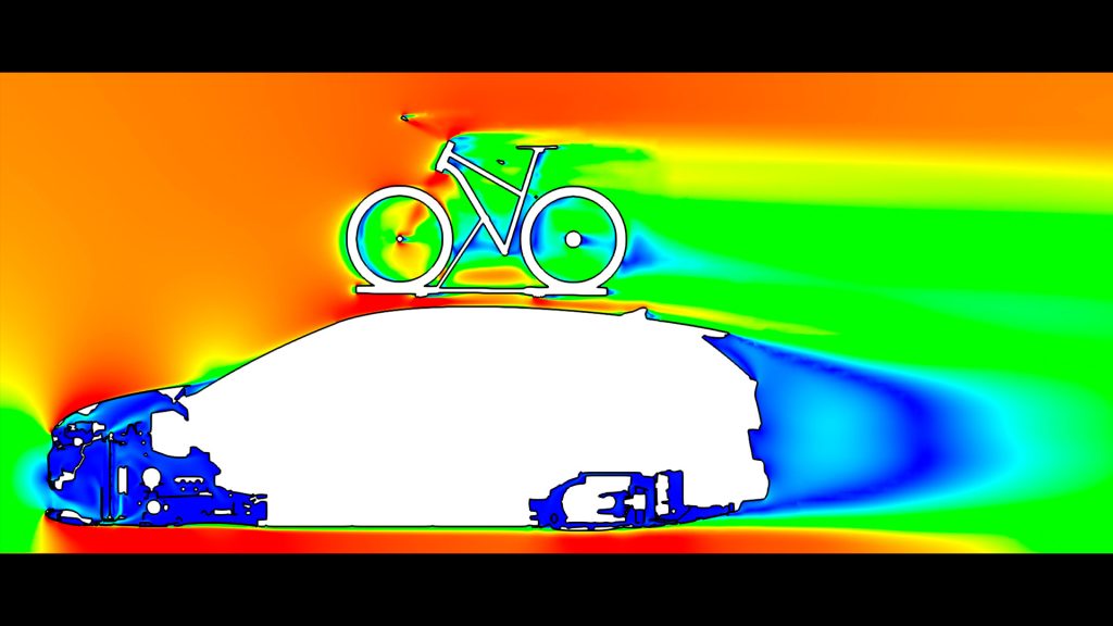 La bici sobre el techo de la carrocería produce muchas turbulencias aerodinámicas